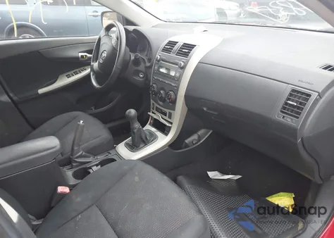 2010 Toyota Corolla S из США, поврежденный, VIN 2T1BU4EE1AC439692